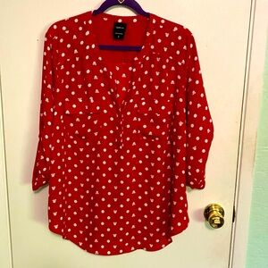 Disney Plus size 2 blouse Red w whiteMinnie polka dots Flap pockets Tab sleeves